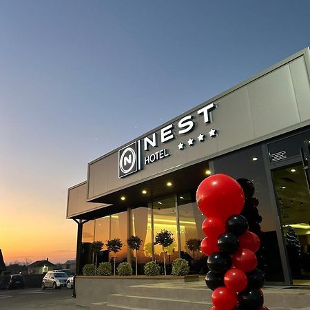 Hotel Nest Биелина Экстерьер фото