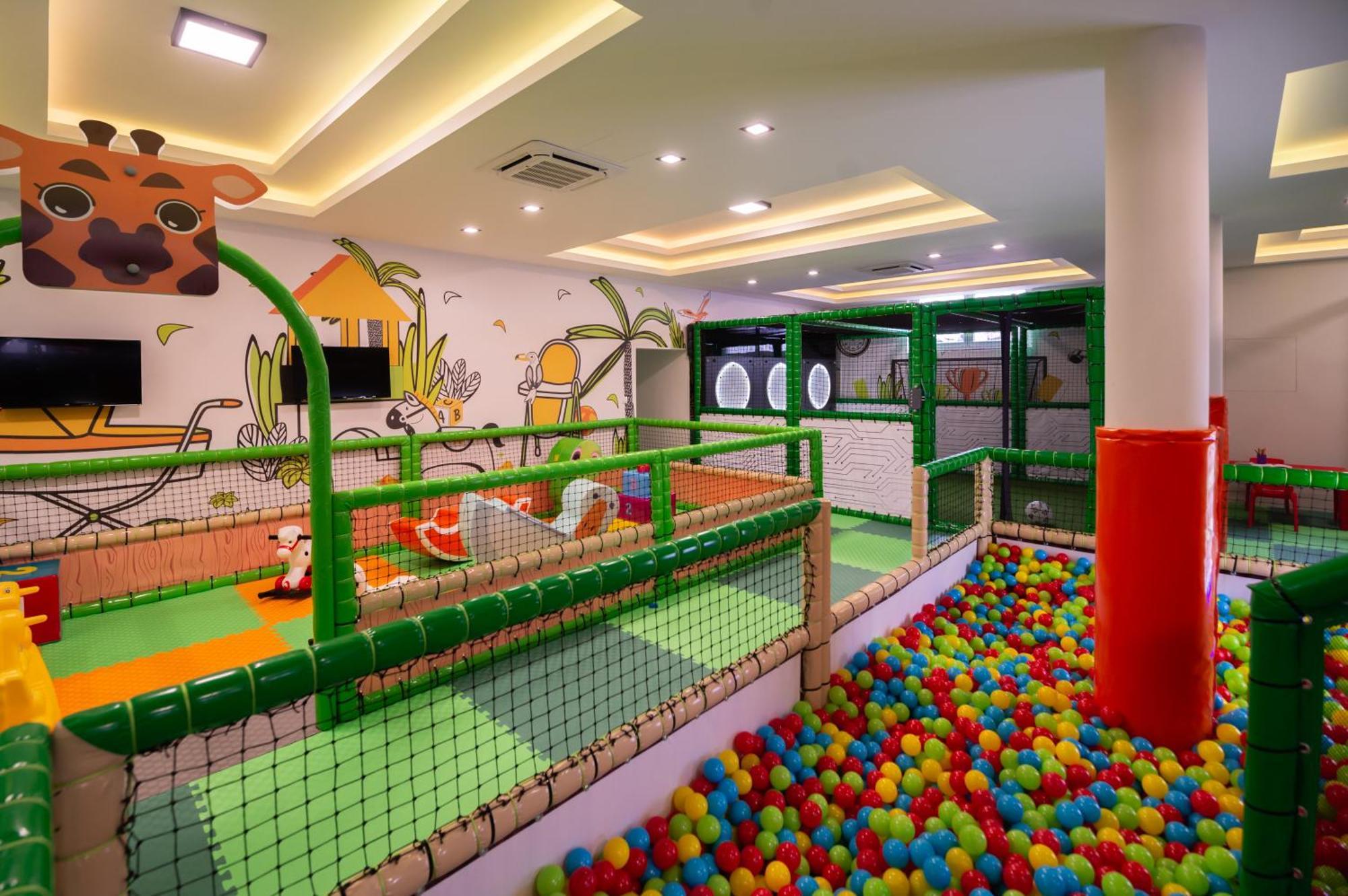 Hotel Nest Биелина Экстерьер фото