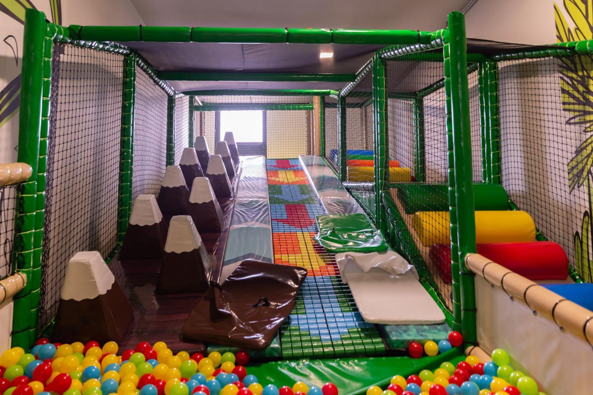 Hotel Nest Биелина Экстерьер фото