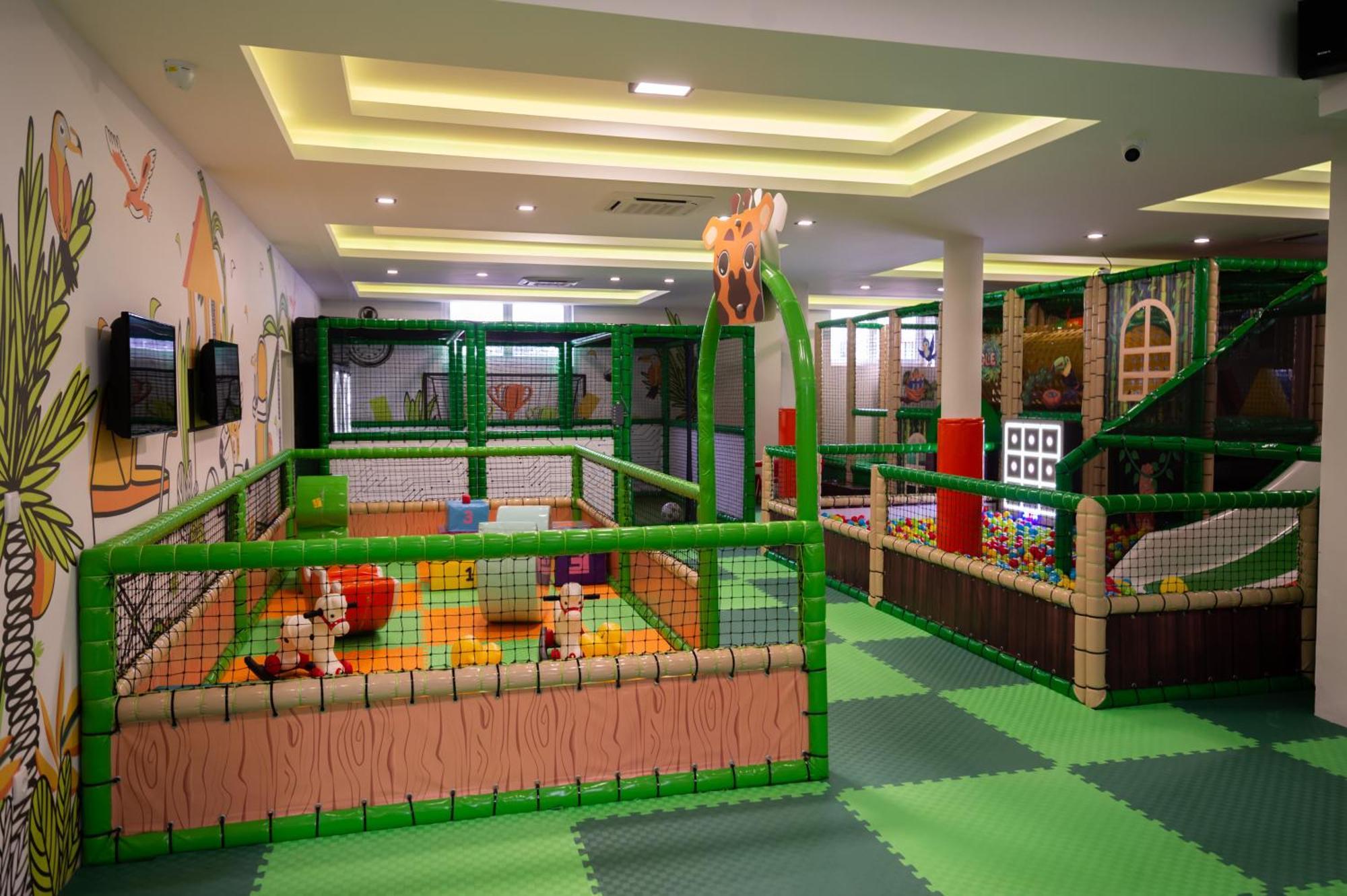 Hotel Nest Биелина Экстерьер фото