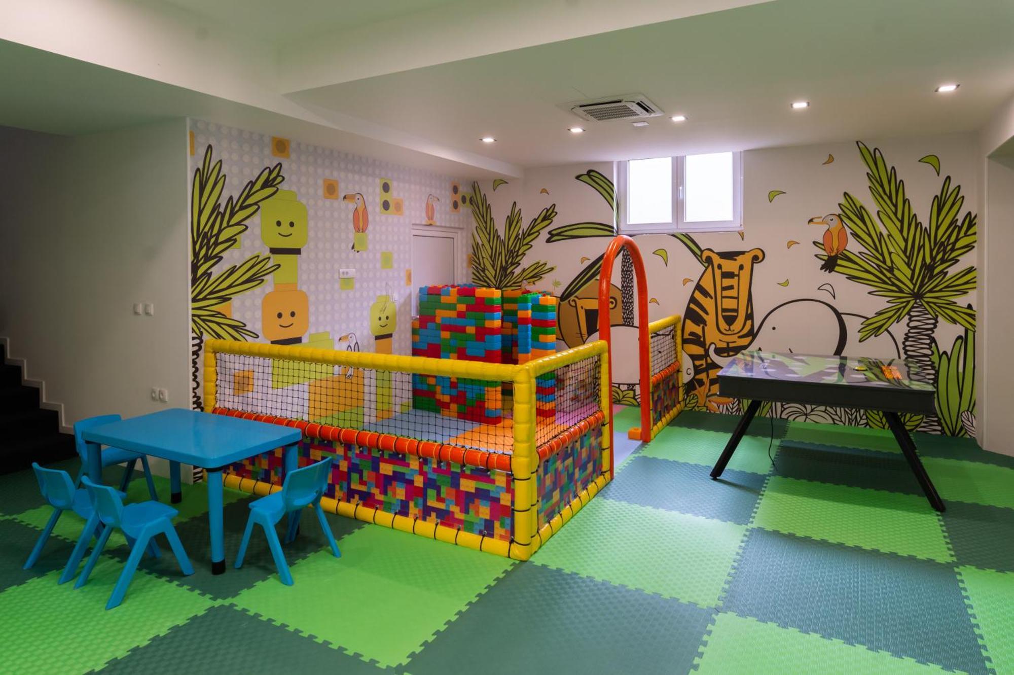 Hotel Nest Биелина Экстерьер фото