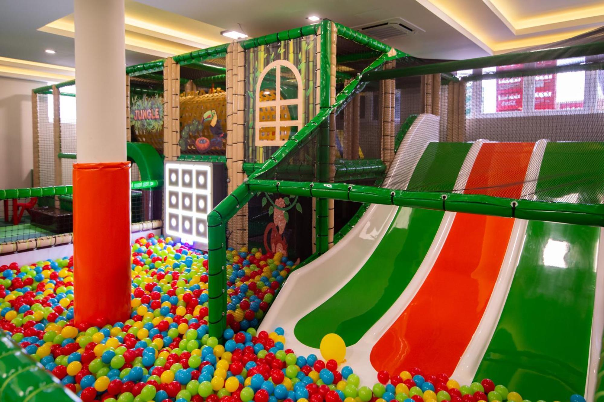 Hotel Nest Биелина Экстерьер фото