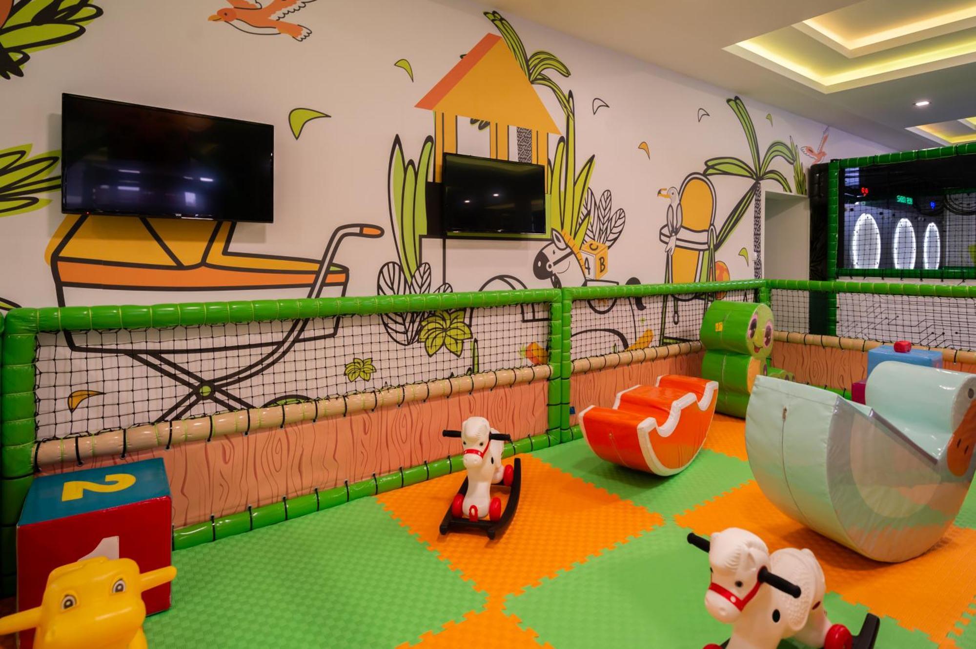 Hotel Nest Биелина Экстерьер фото