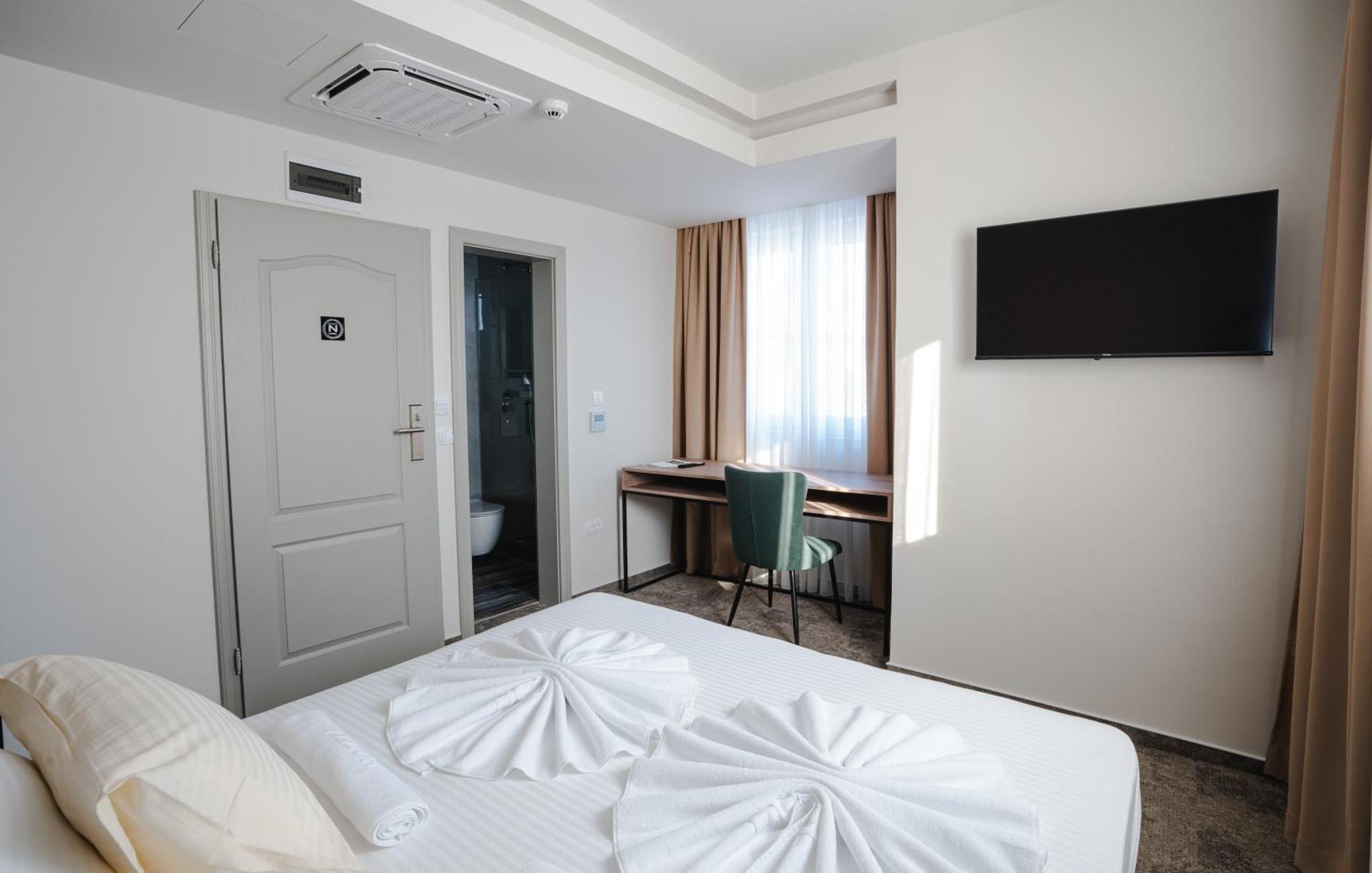 Hotel Nest Биелина Экстерьер фото