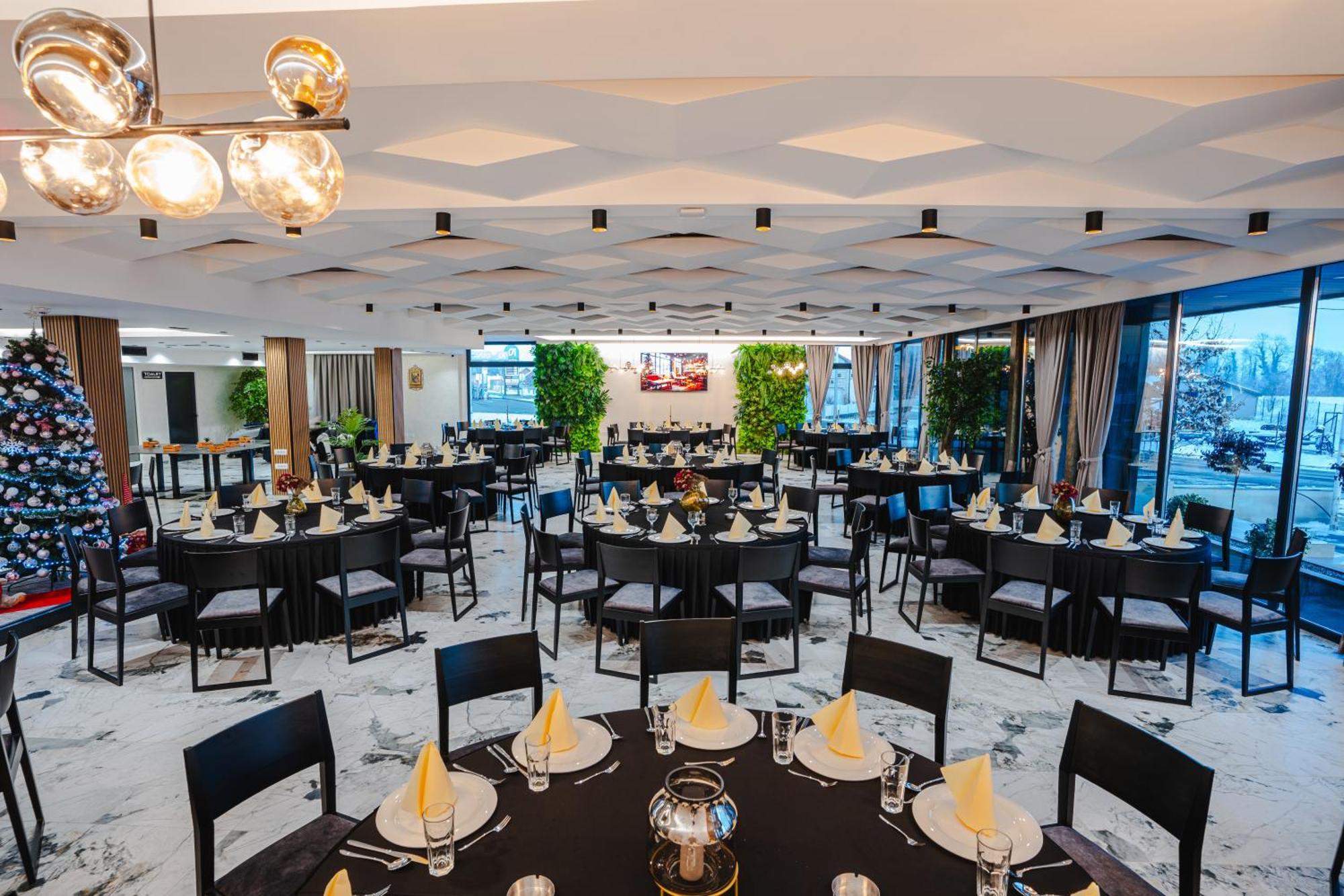 Hotel Nest Биелина Экстерьер фото