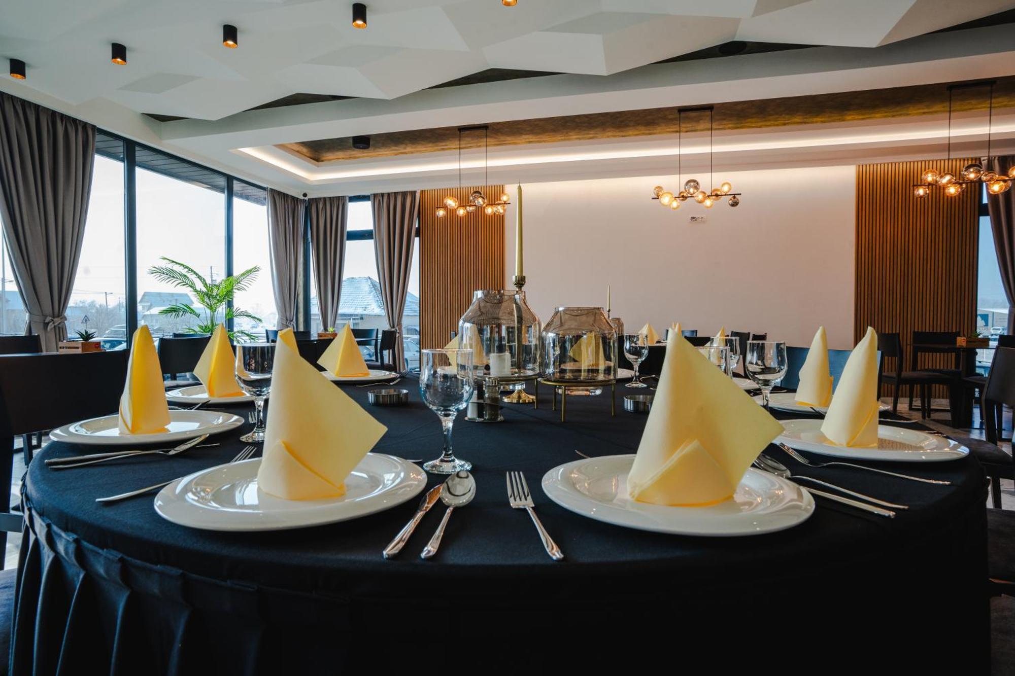 Hotel Nest Биелина Экстерьер фото