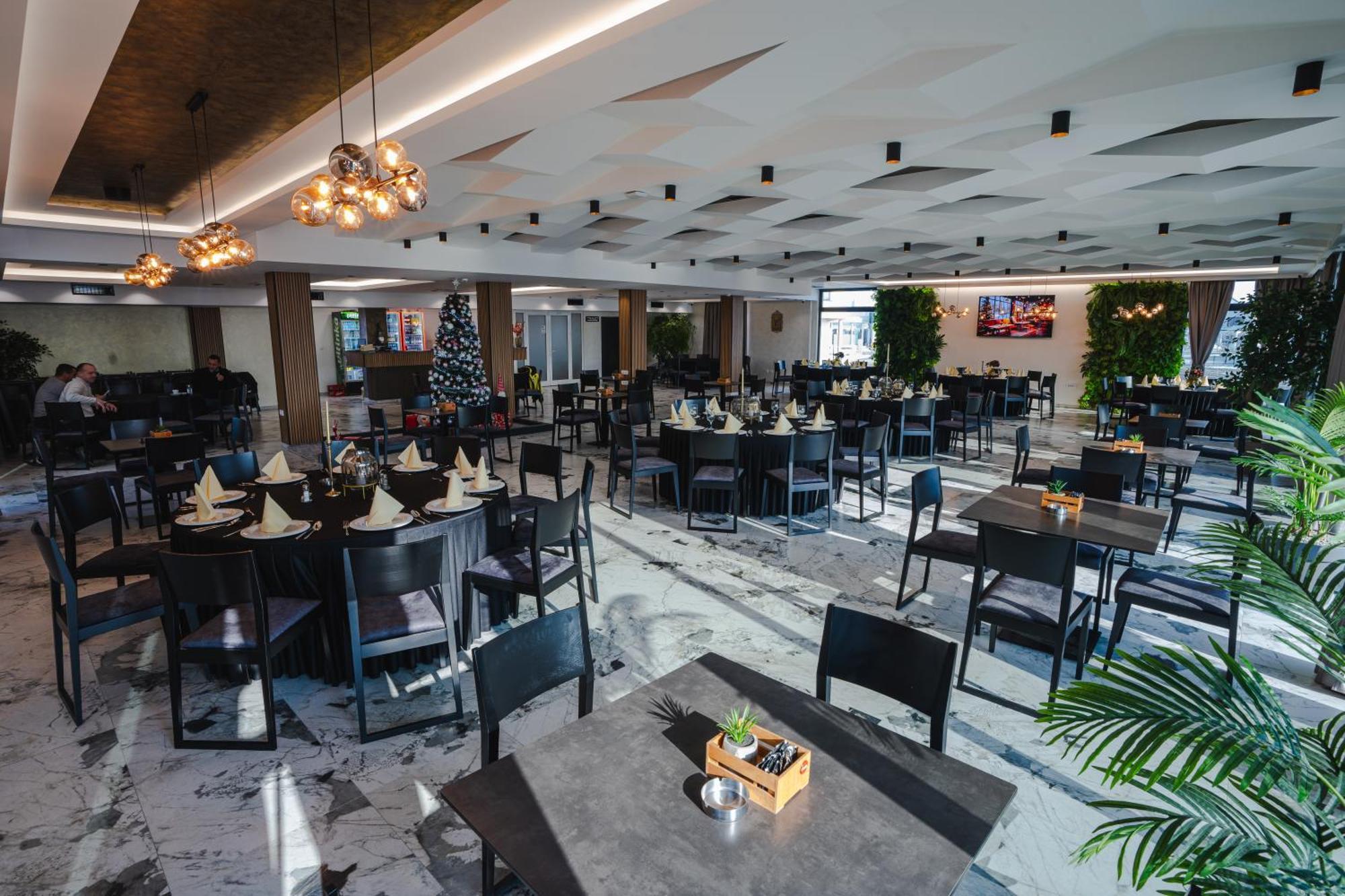 Hotel Nest Биелина Экстерьер фото