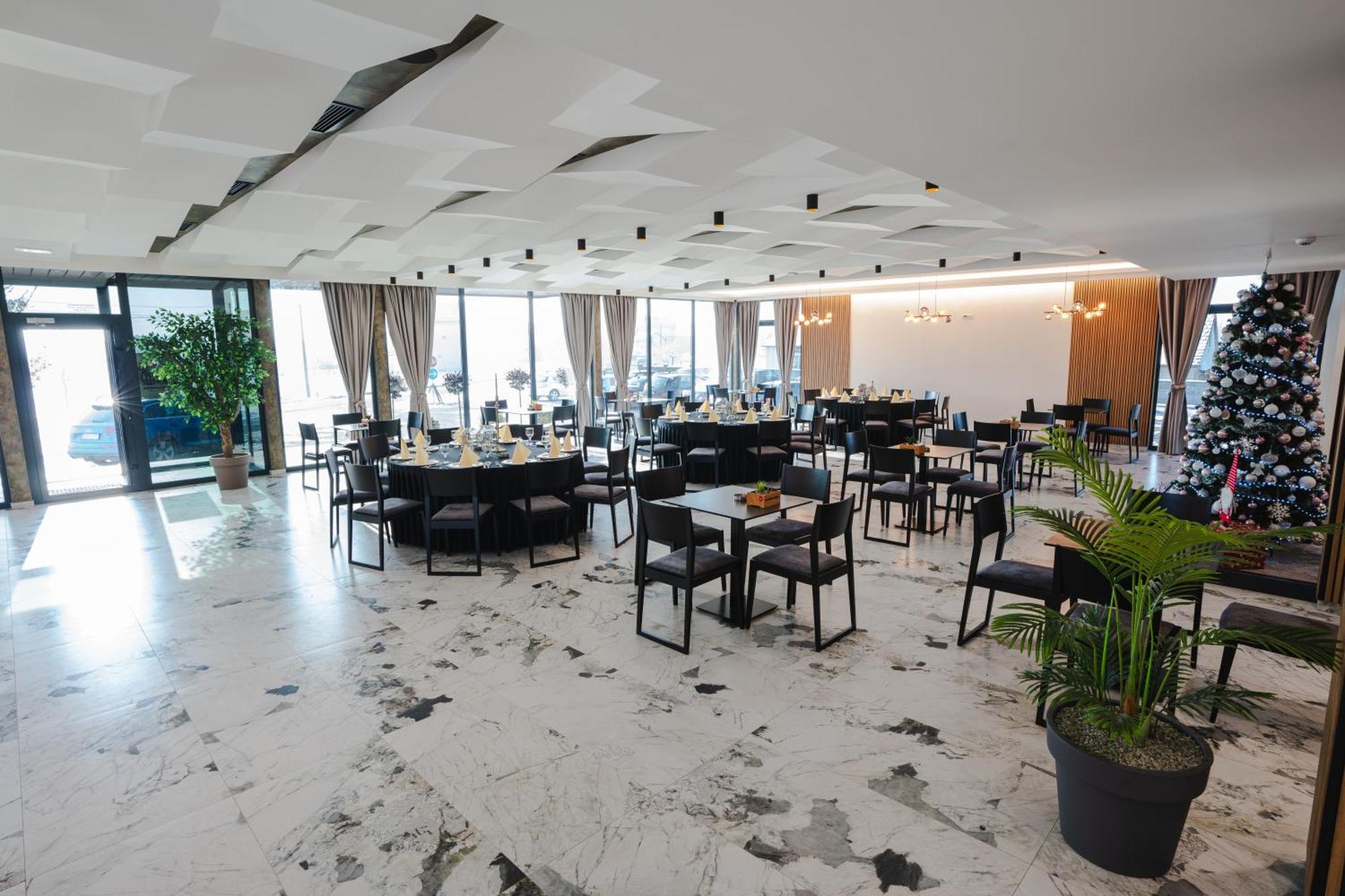 Hotel Nest Биелина Экстерьер фото
