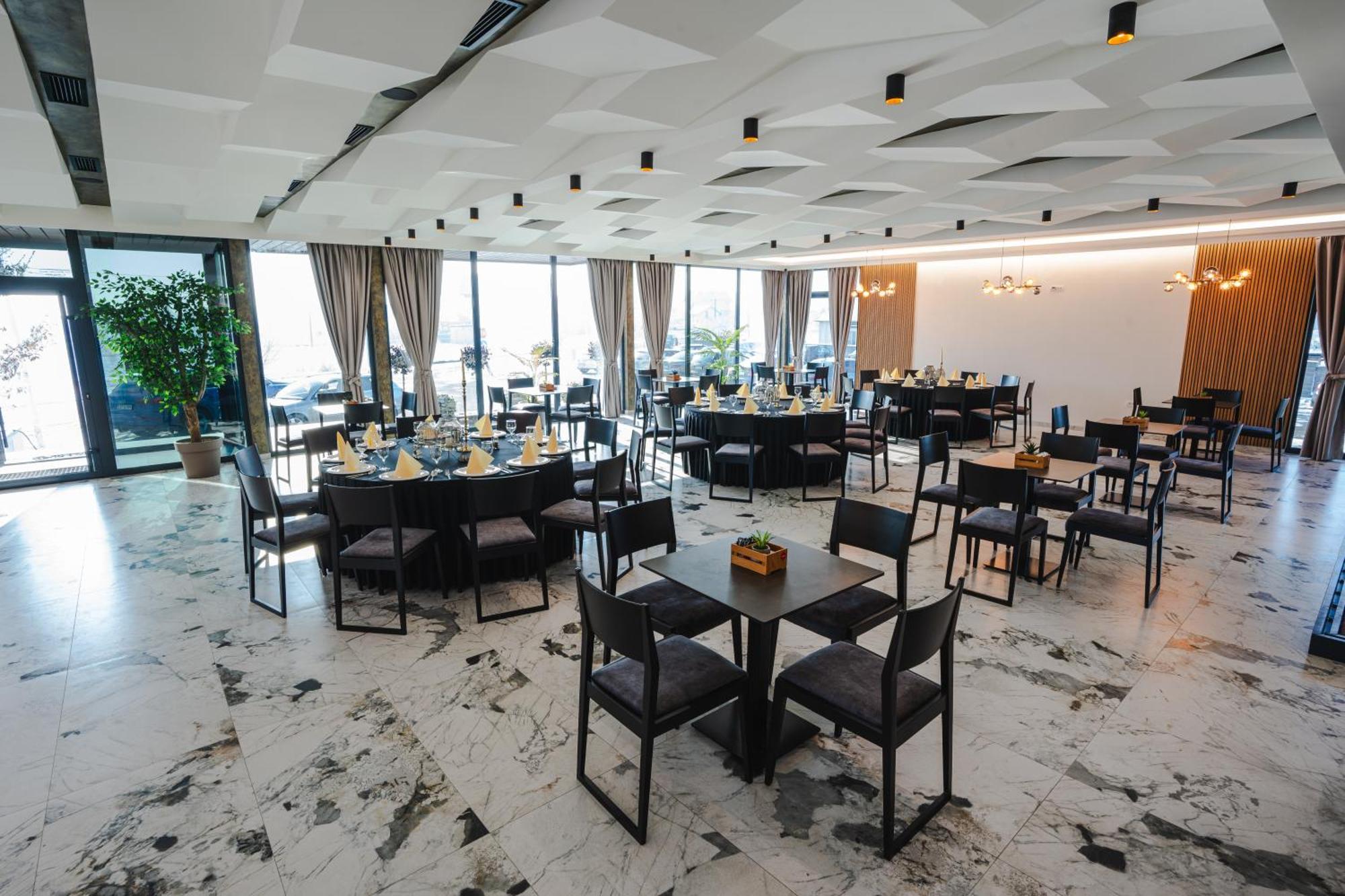 Hotel Nest Биелина Экстерьер фото