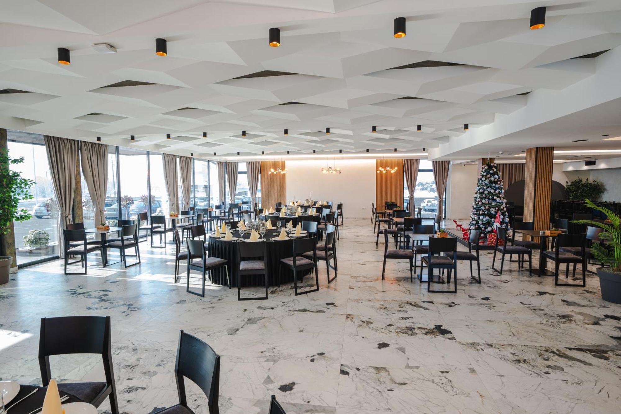 Hotel Nest Биелина Экстерьер фото