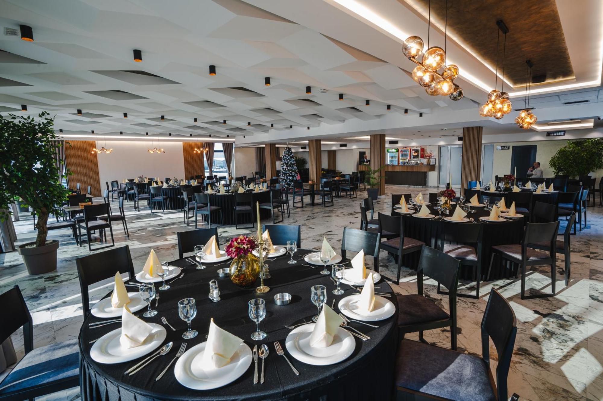 Hotel Nest Биелина Экстерьер фото