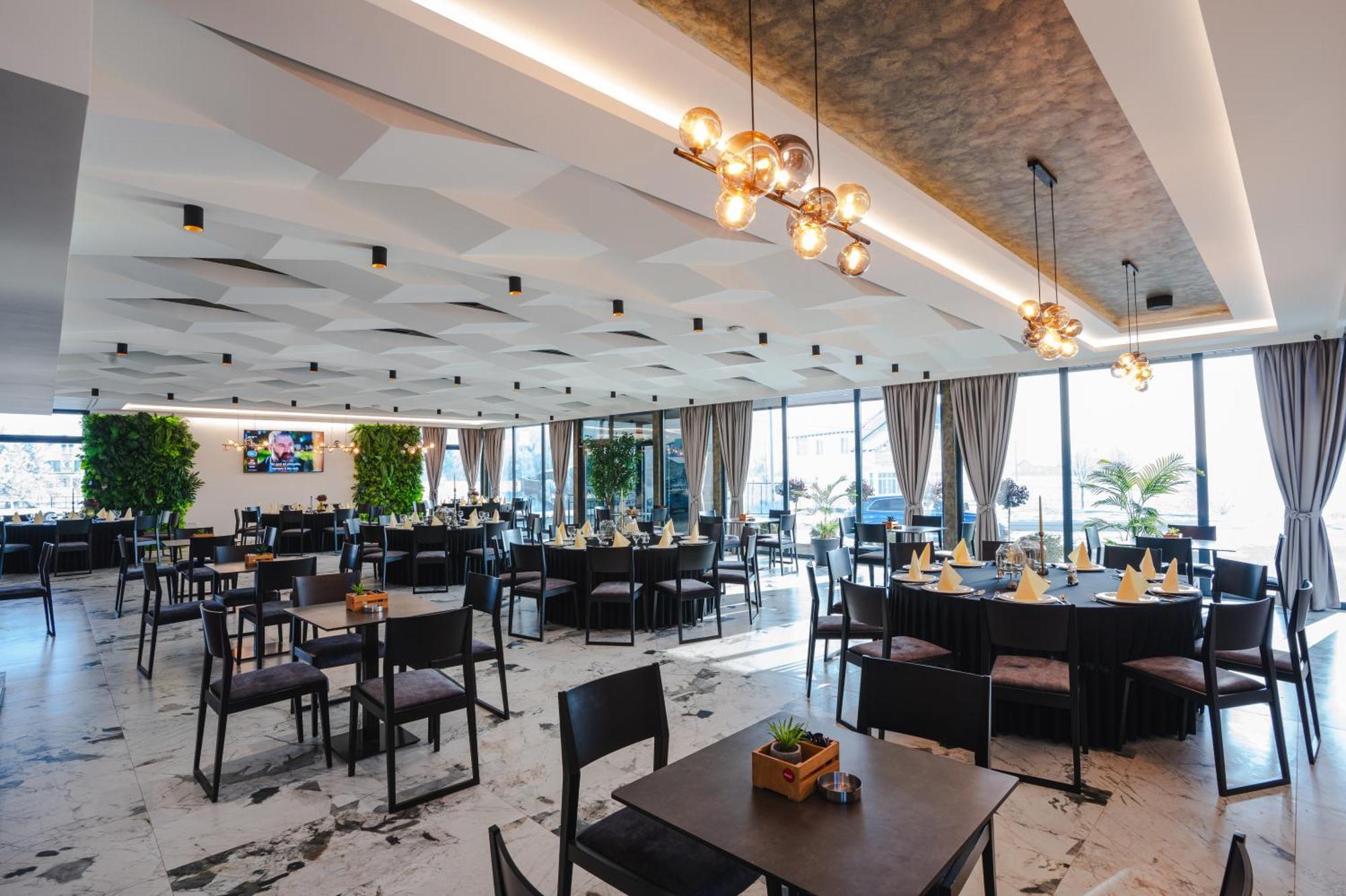 Hotel Nest Биелина Экстерьер фото