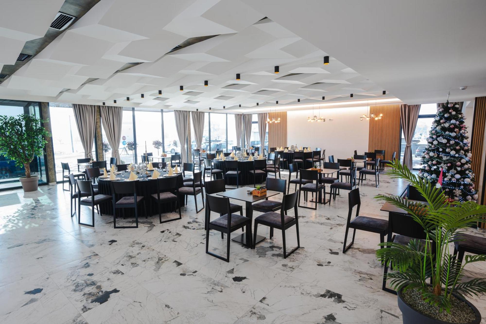 Hotel Nest Биелина Экстерьер фото