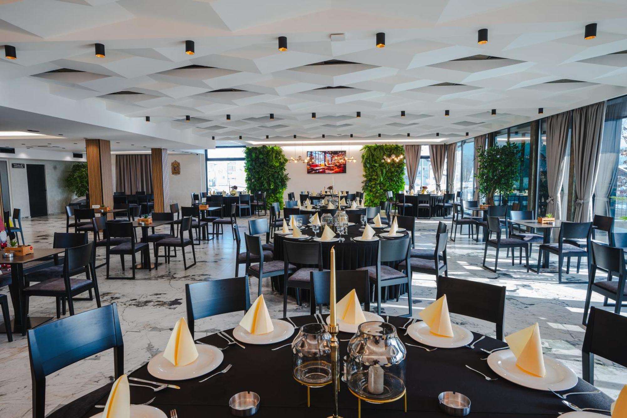 Hotel Nest Биелина Экстерьер фото
