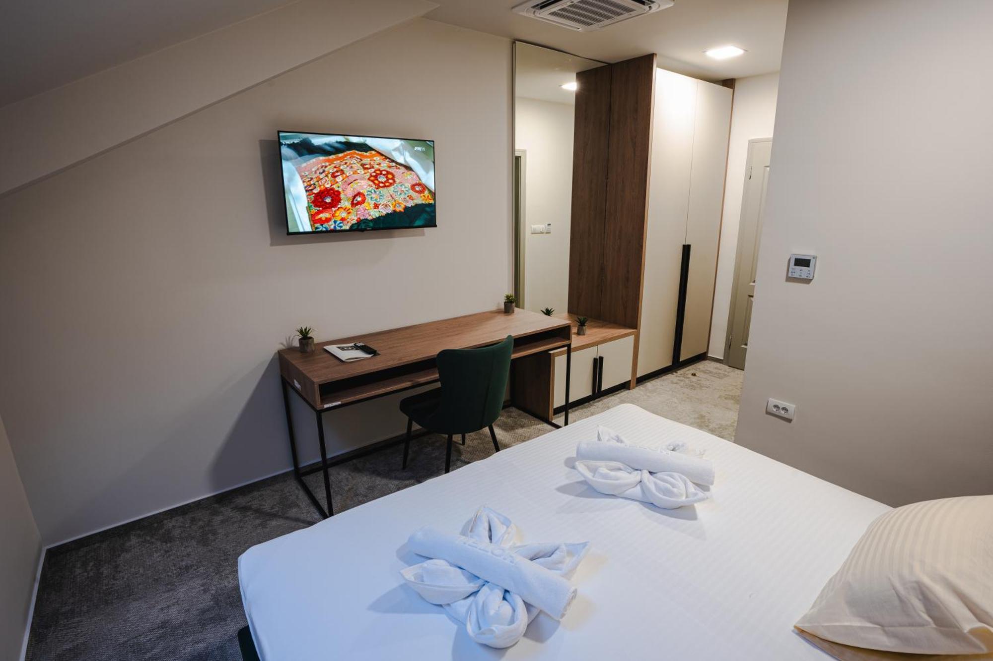 Hotel Nest Биелина Экстерьер фото
