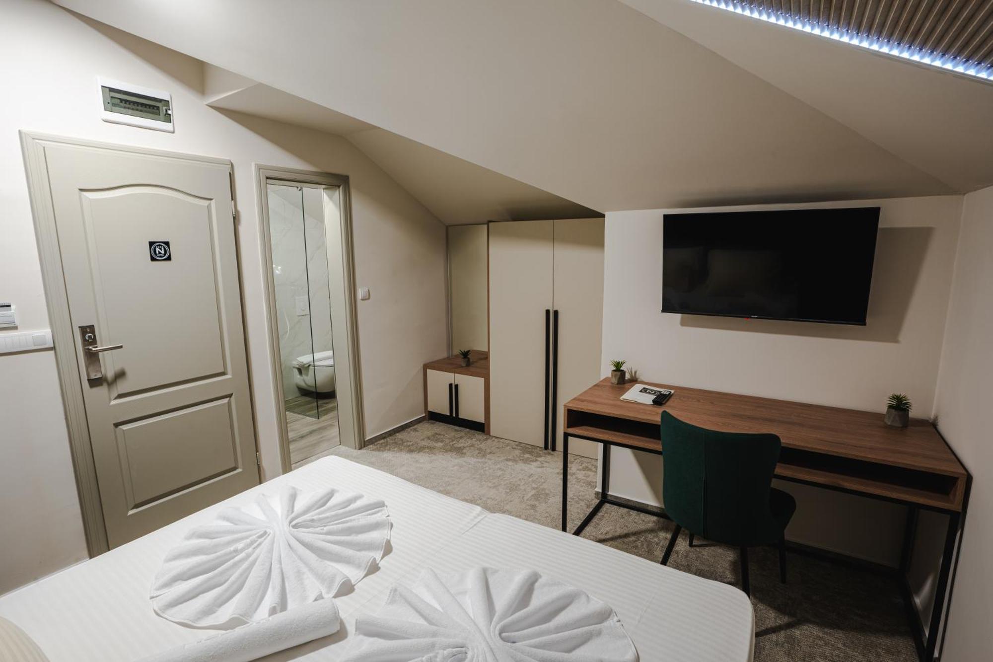 Hotel Nest Биелина Экстерьер фото