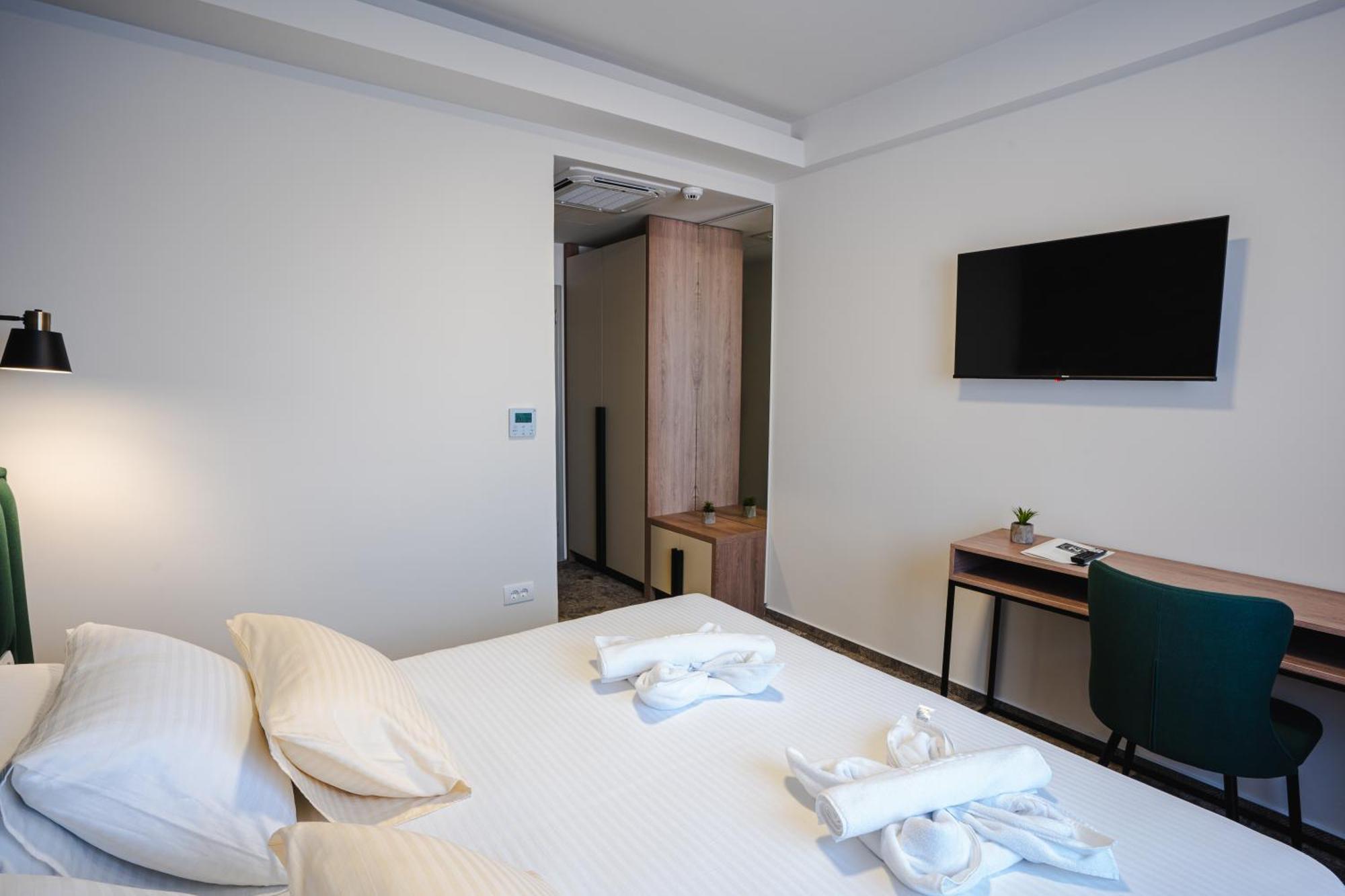 Hotel Nest Биелина Экстерьер фото