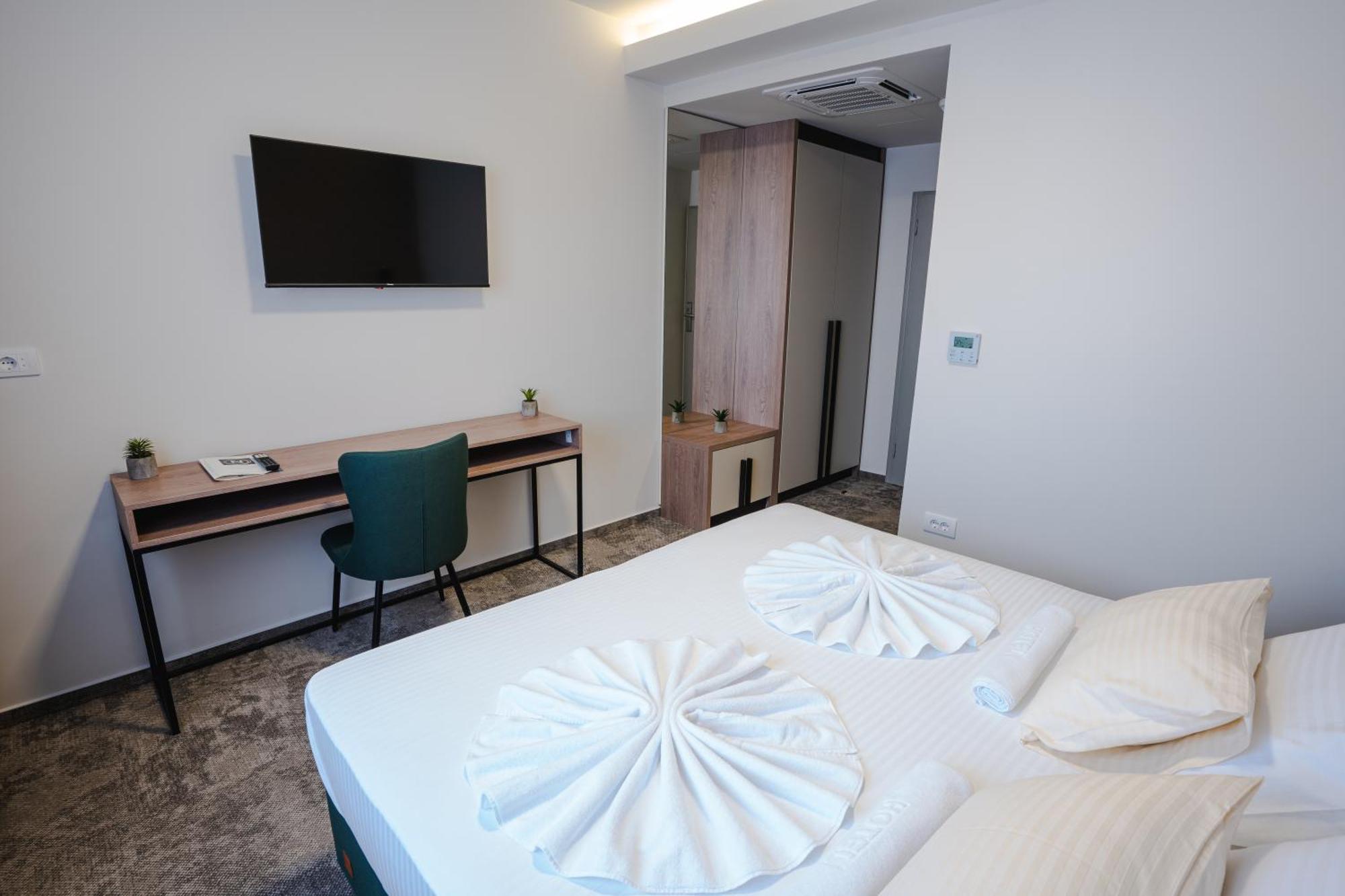 Hotel Nest Биелина Экстерьер фото